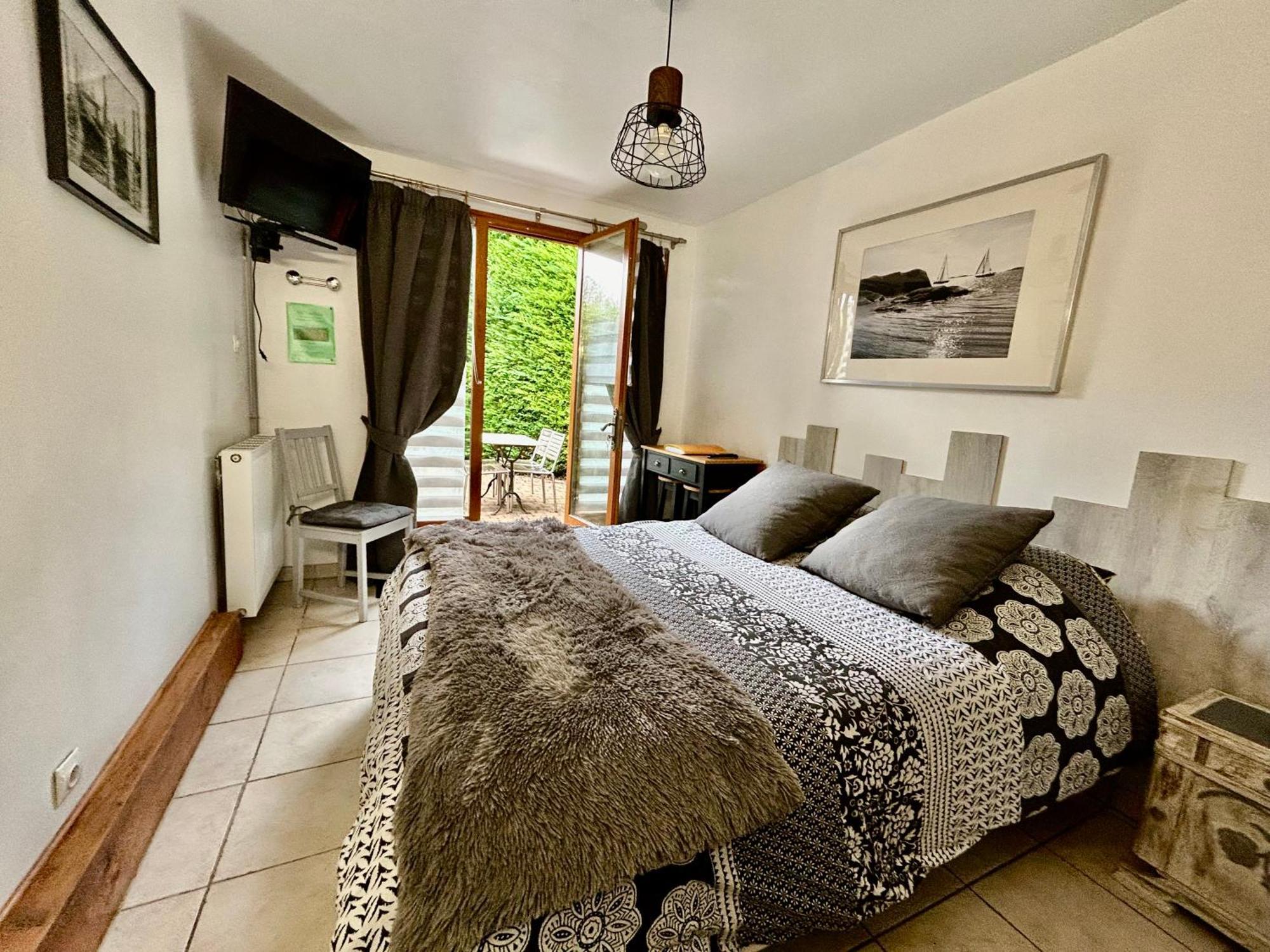 Bed and Breakfast La Griotte 2 à Pennedepie Extérieur photo